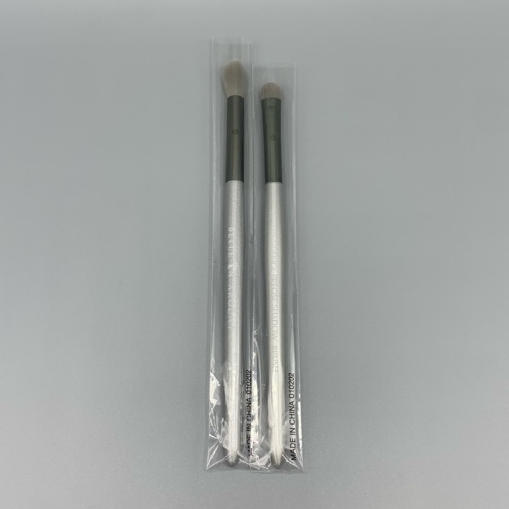 Belle en Argent Eye Shadow Makeup Brush Duo